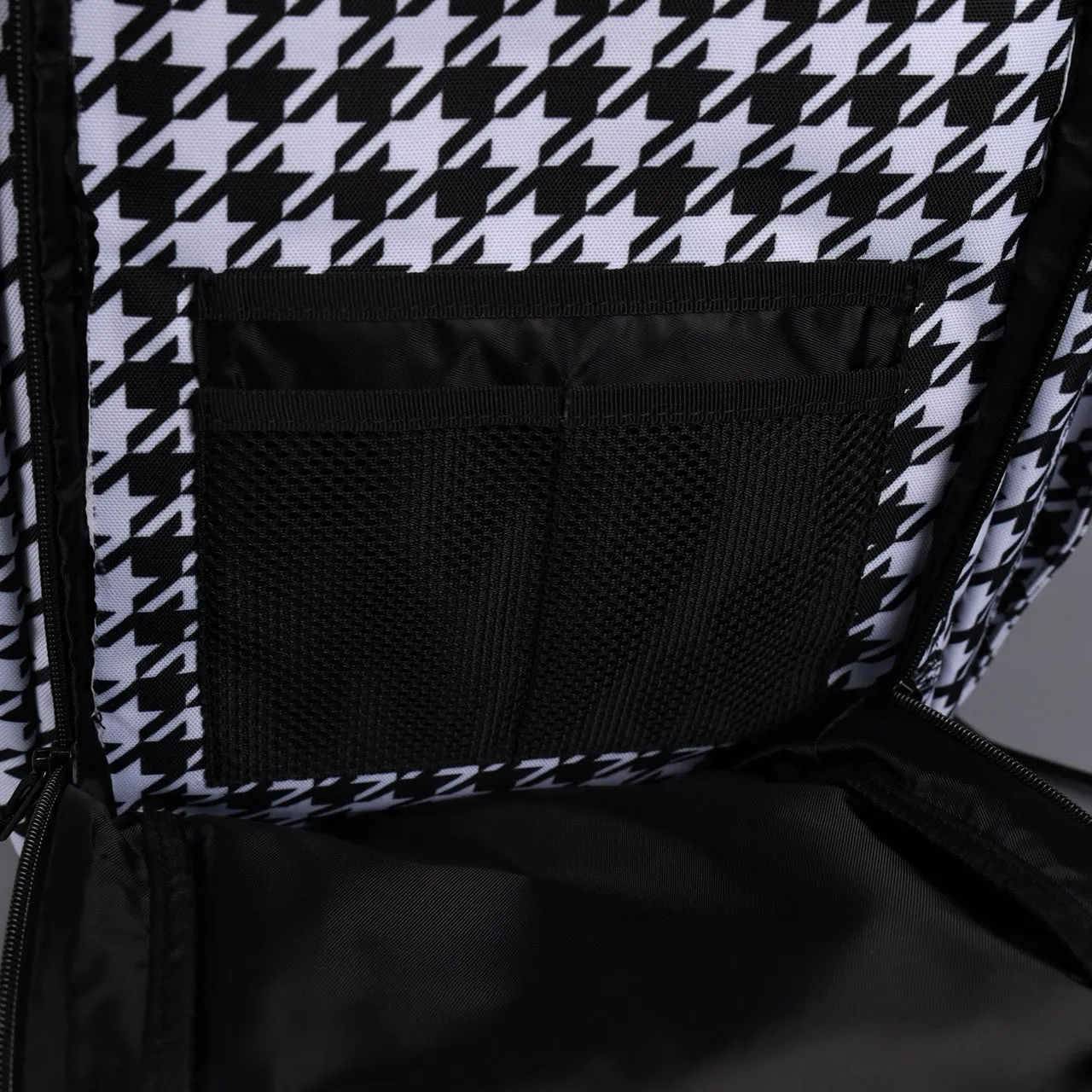 35L Backpack Houndstooth