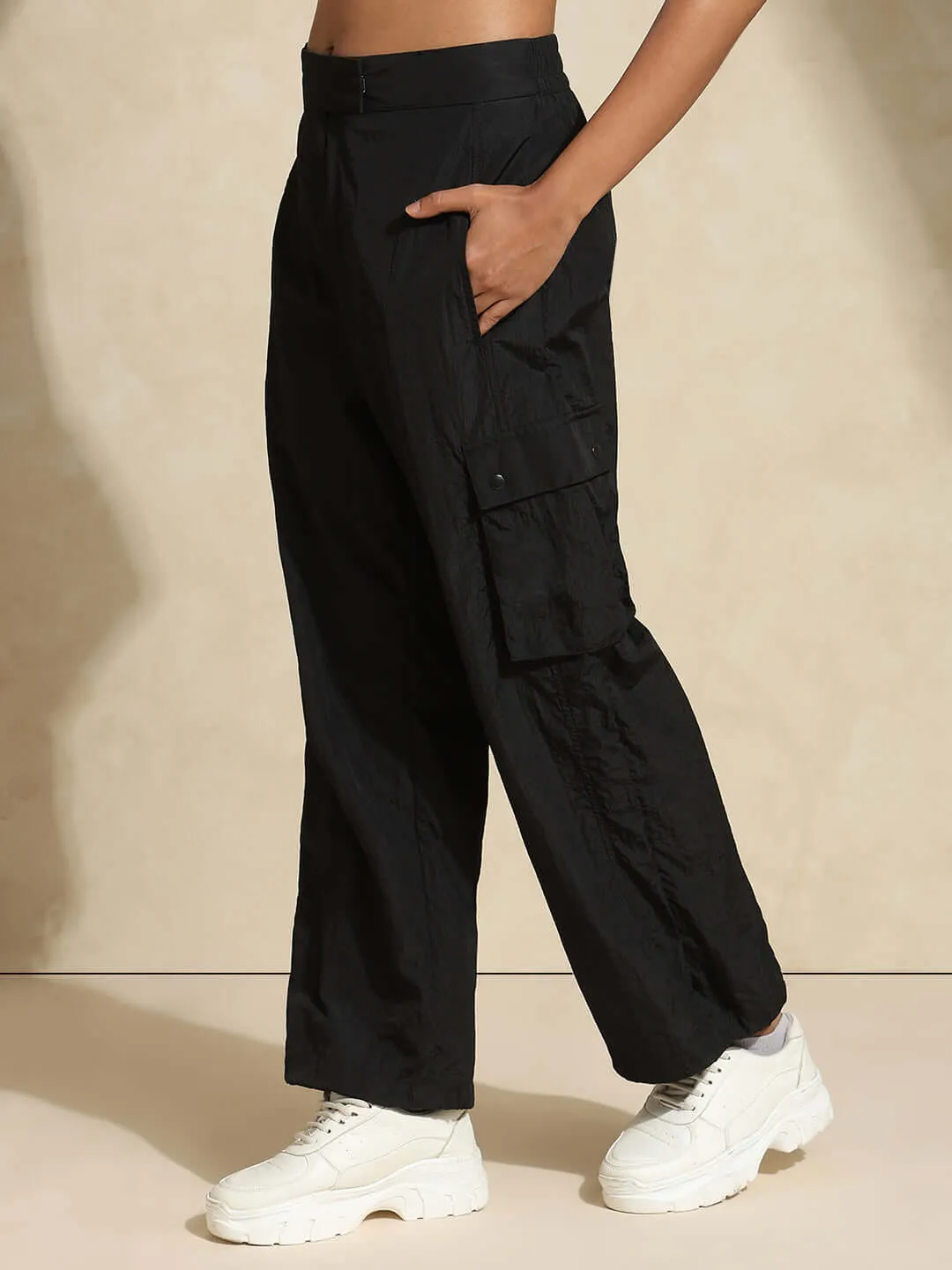 AeroTraq Cargo Pants Black