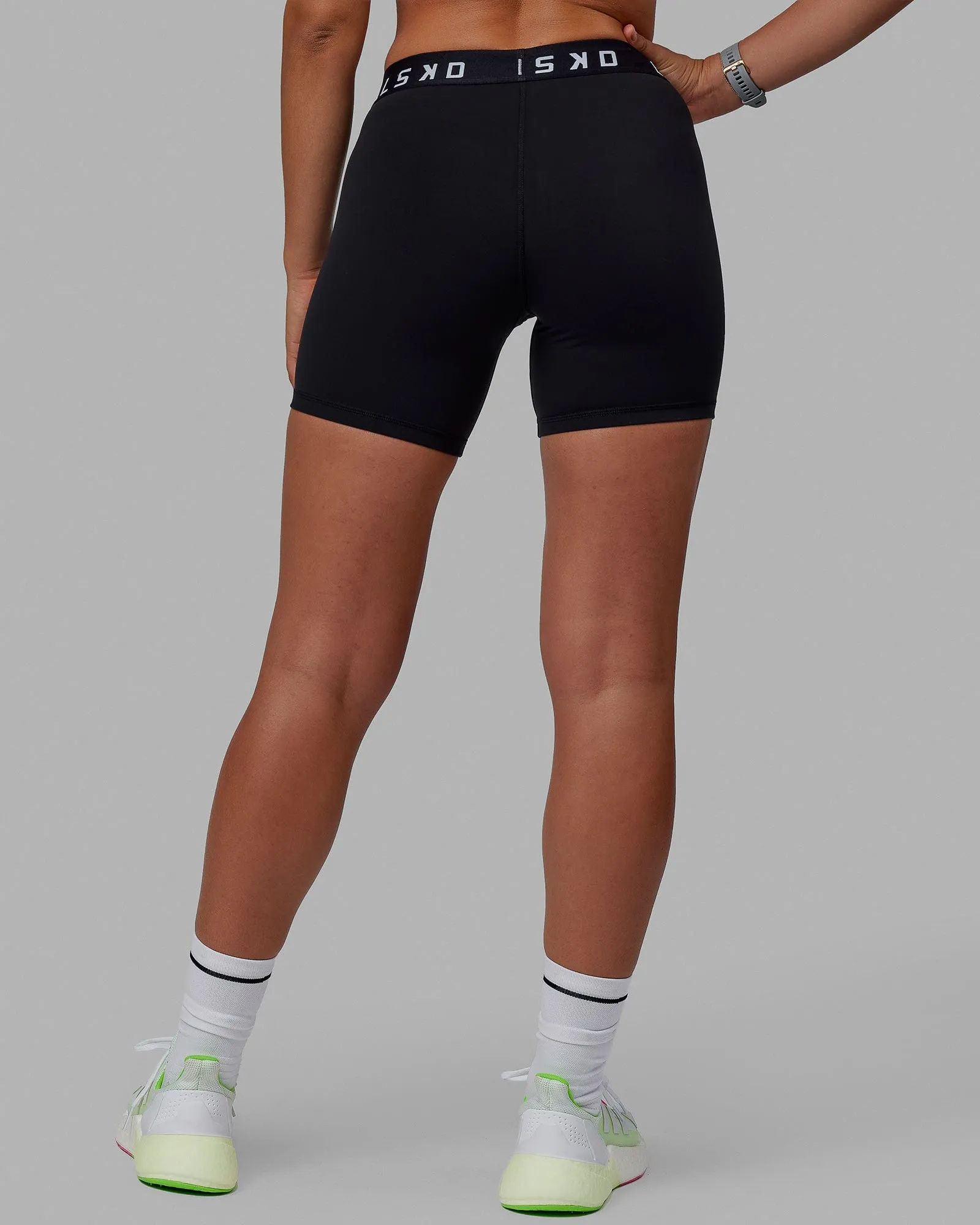 Extend Mid-Length Shorts - Black-White