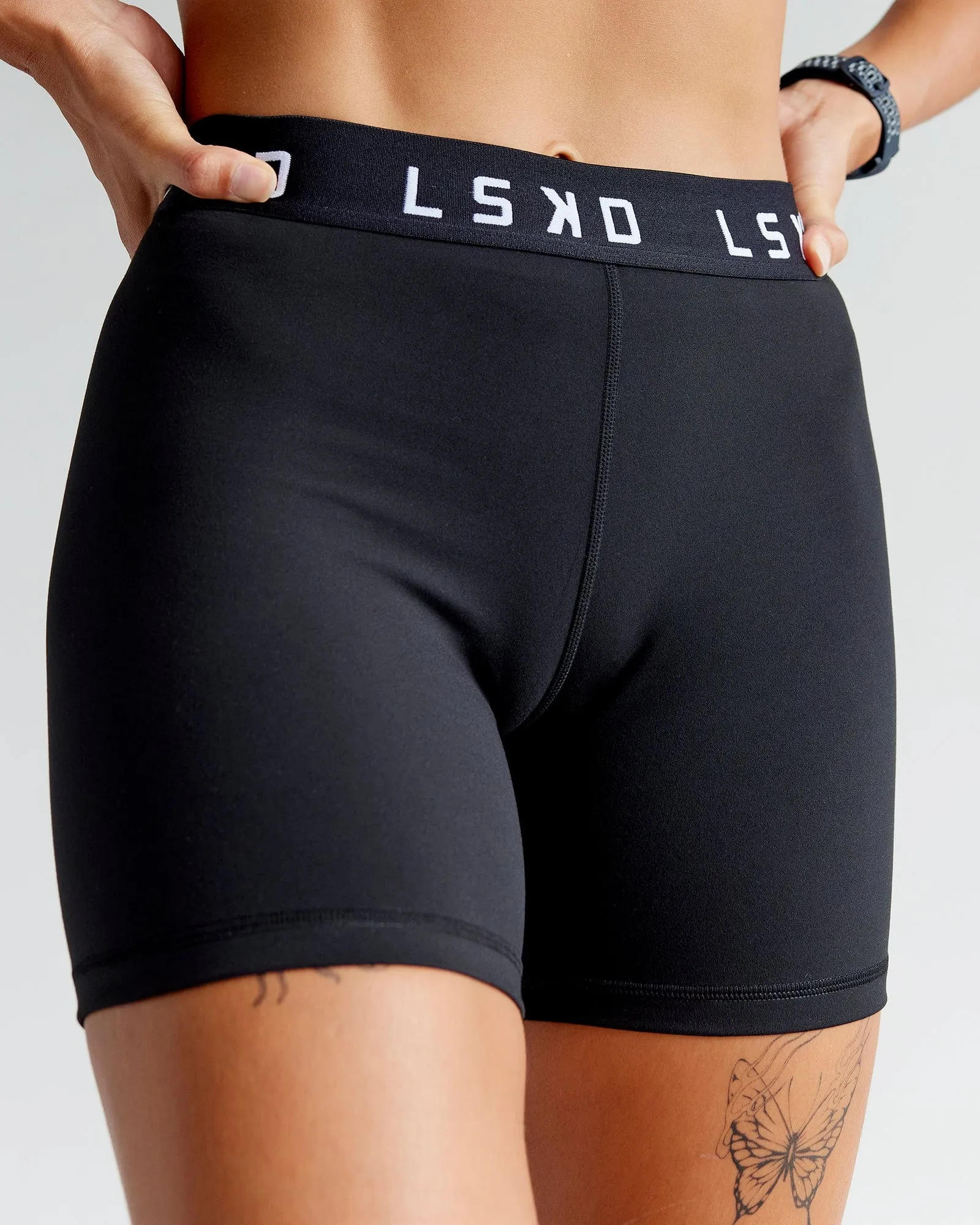 Extend Mid-Length Shorts - Black-White