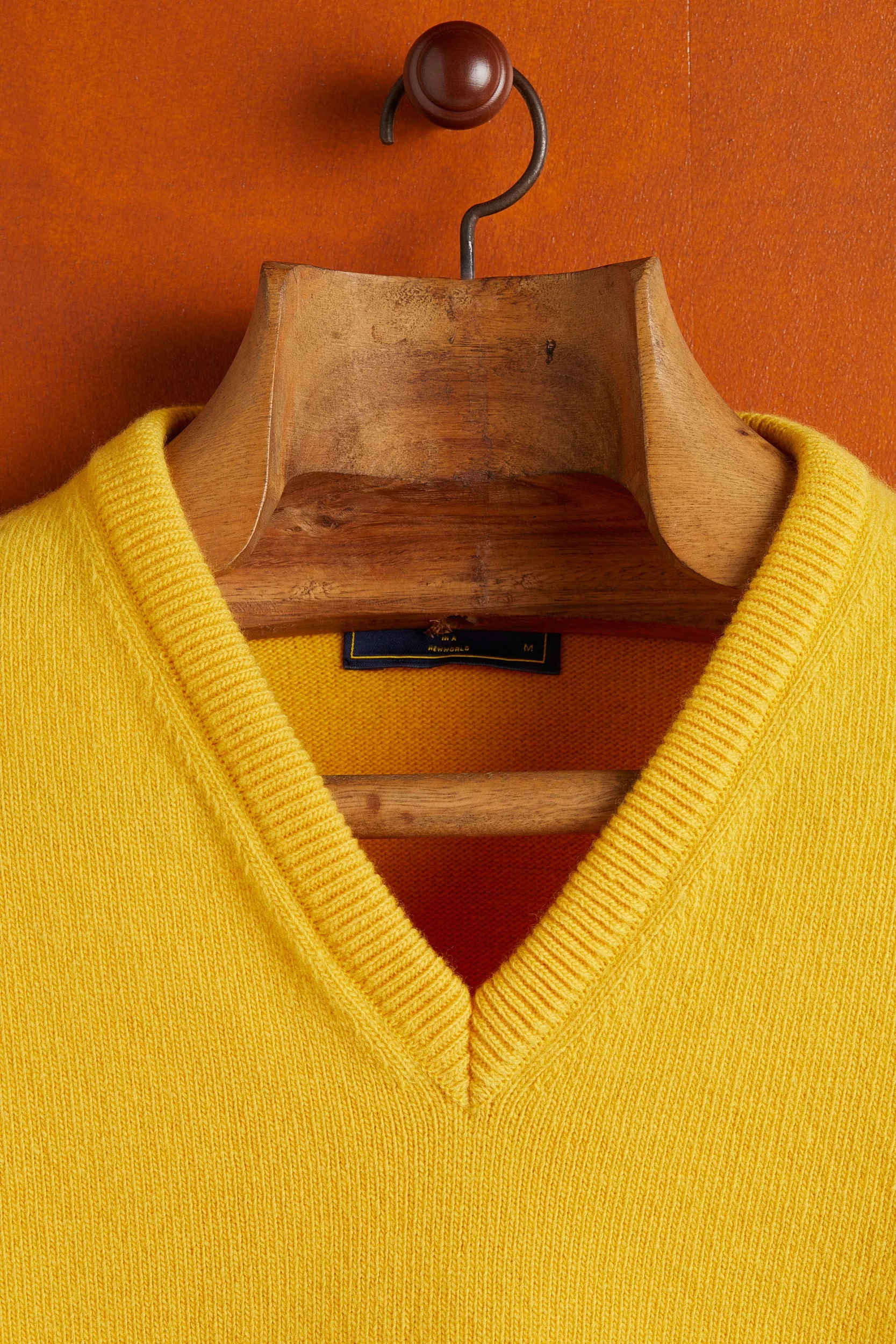 Extrafine Merino Wool V-Neck - Yellow