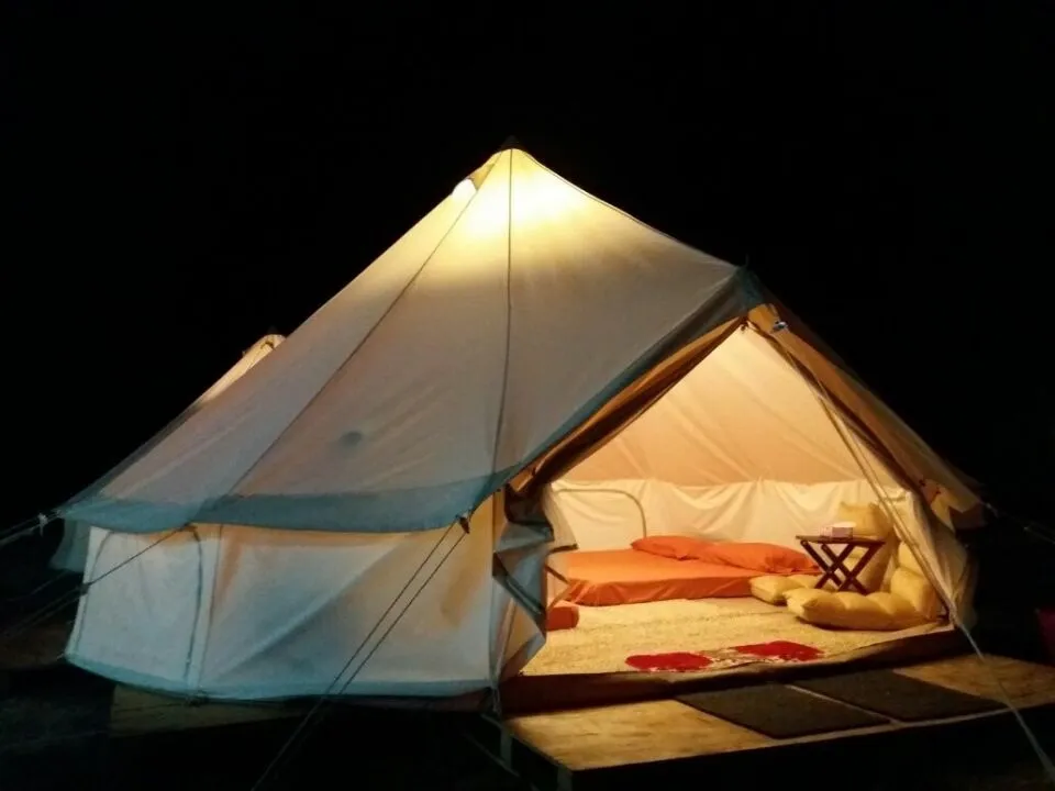 Luxury Camping Tent, Glamping Tent Oxford Cloth Waterproof and Mildew Proof Different Sizes