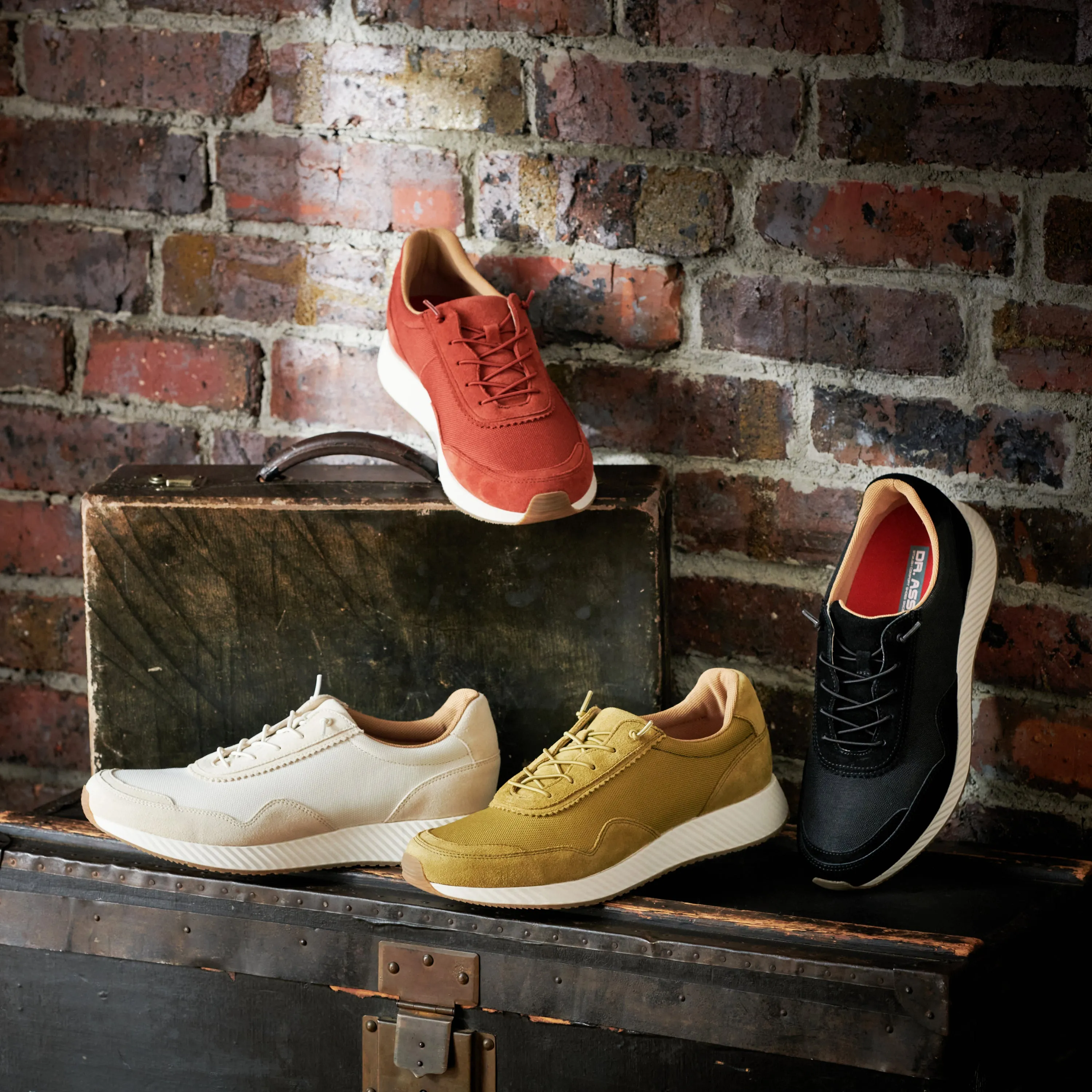 Waterproof cow suede and nylon mesh mens sneakers | DN1002